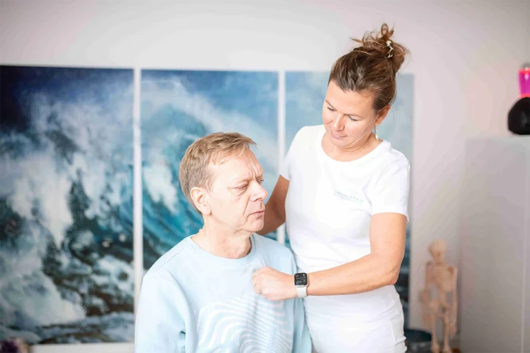 Osteopressur Übung nach Liebscher & Bracht Schmerztherapie